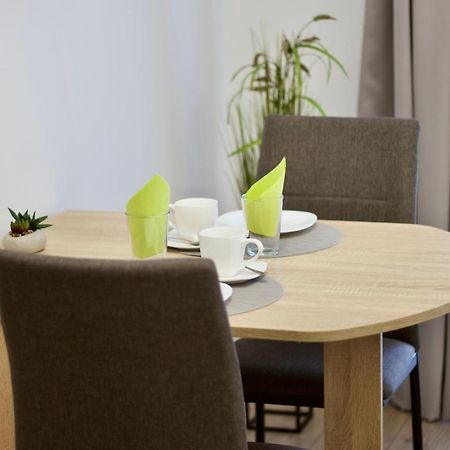 Sport Centrum Apartman Papa Bagian luar foto