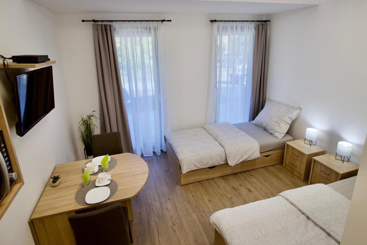 Sport Centrum Apartman Papa Bagian luar foto