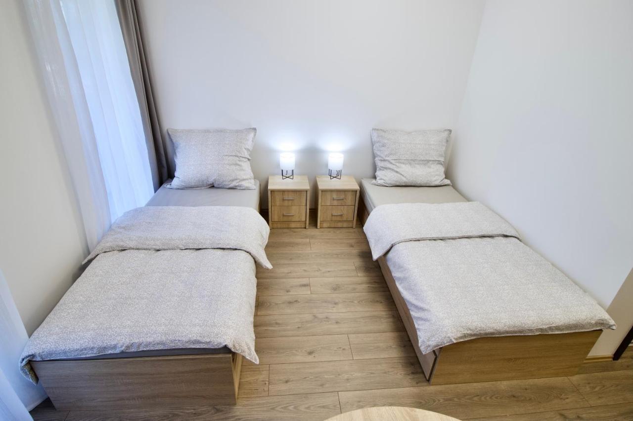 Sport Centrum Apartman Papa Bagian luar foto